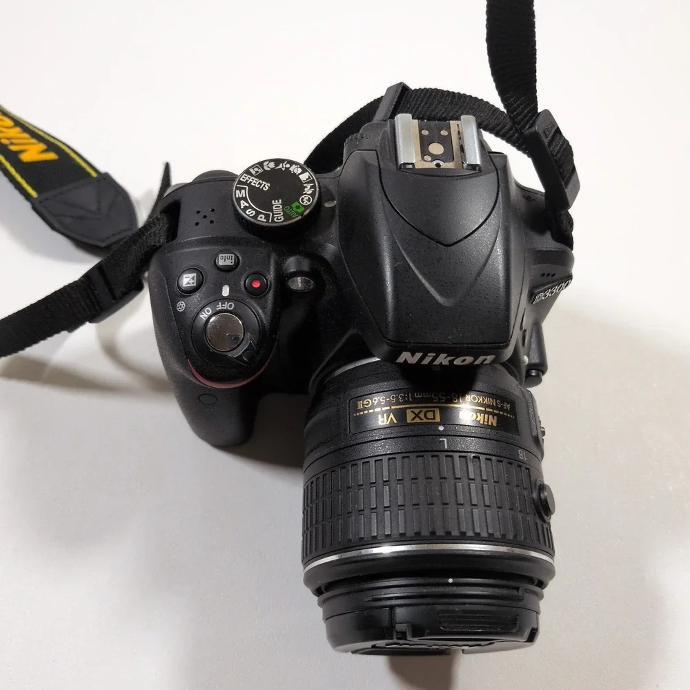 Nikon D3300 Digital SLR Camera Black 18-55mm VR II Lens Kit Bundle 24.2MP